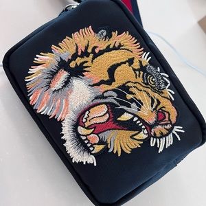 Gucci Nylon Tiger patch messenger bag